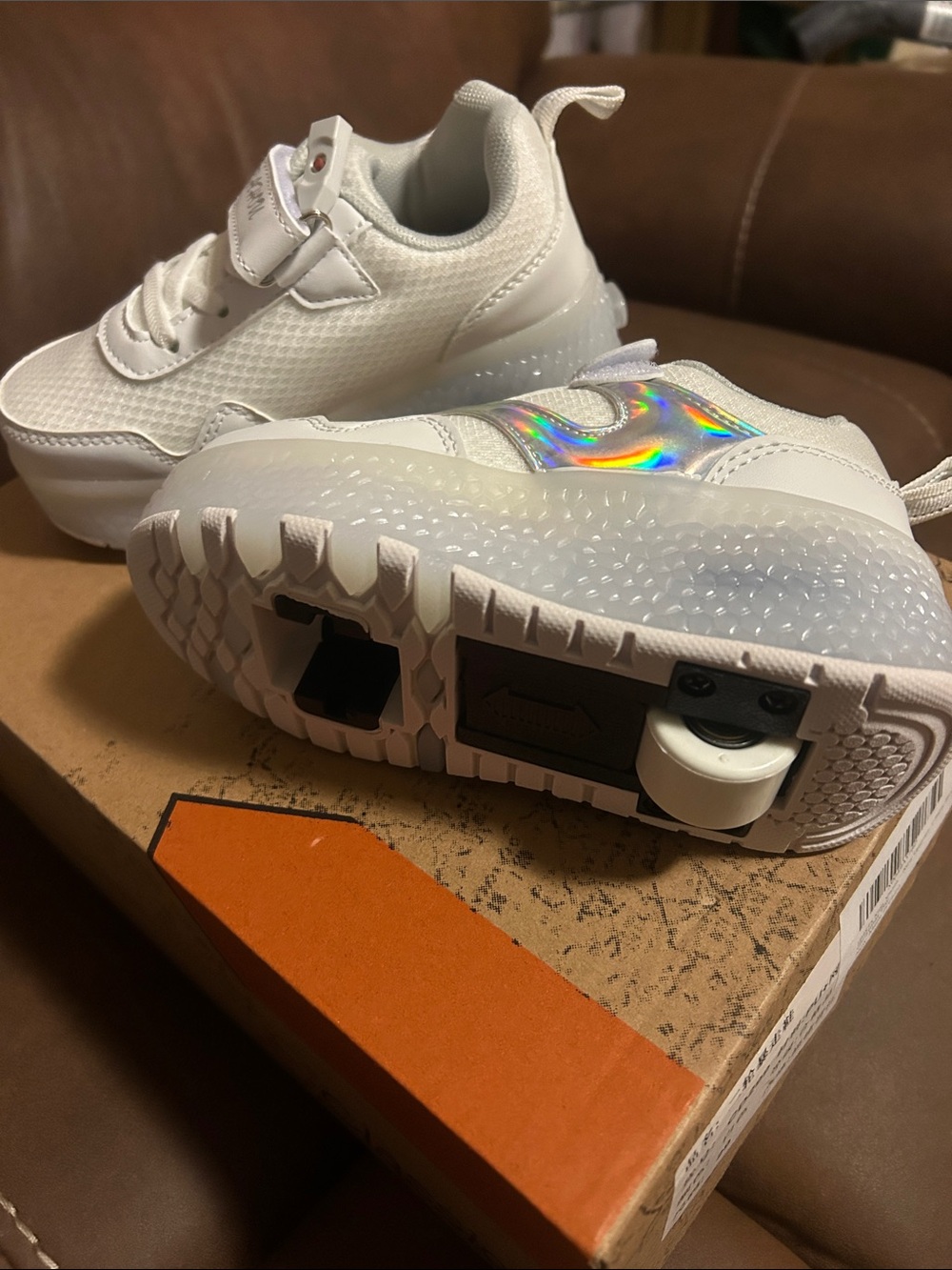 Children Light Up Skate Shoes. EUR Size 29, US Size 11.5/12